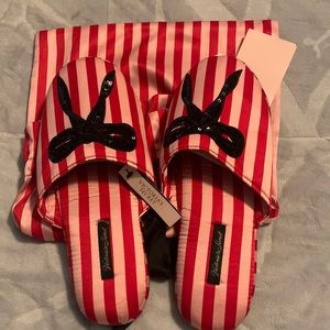 Victoria’s Secret House slippers with bag